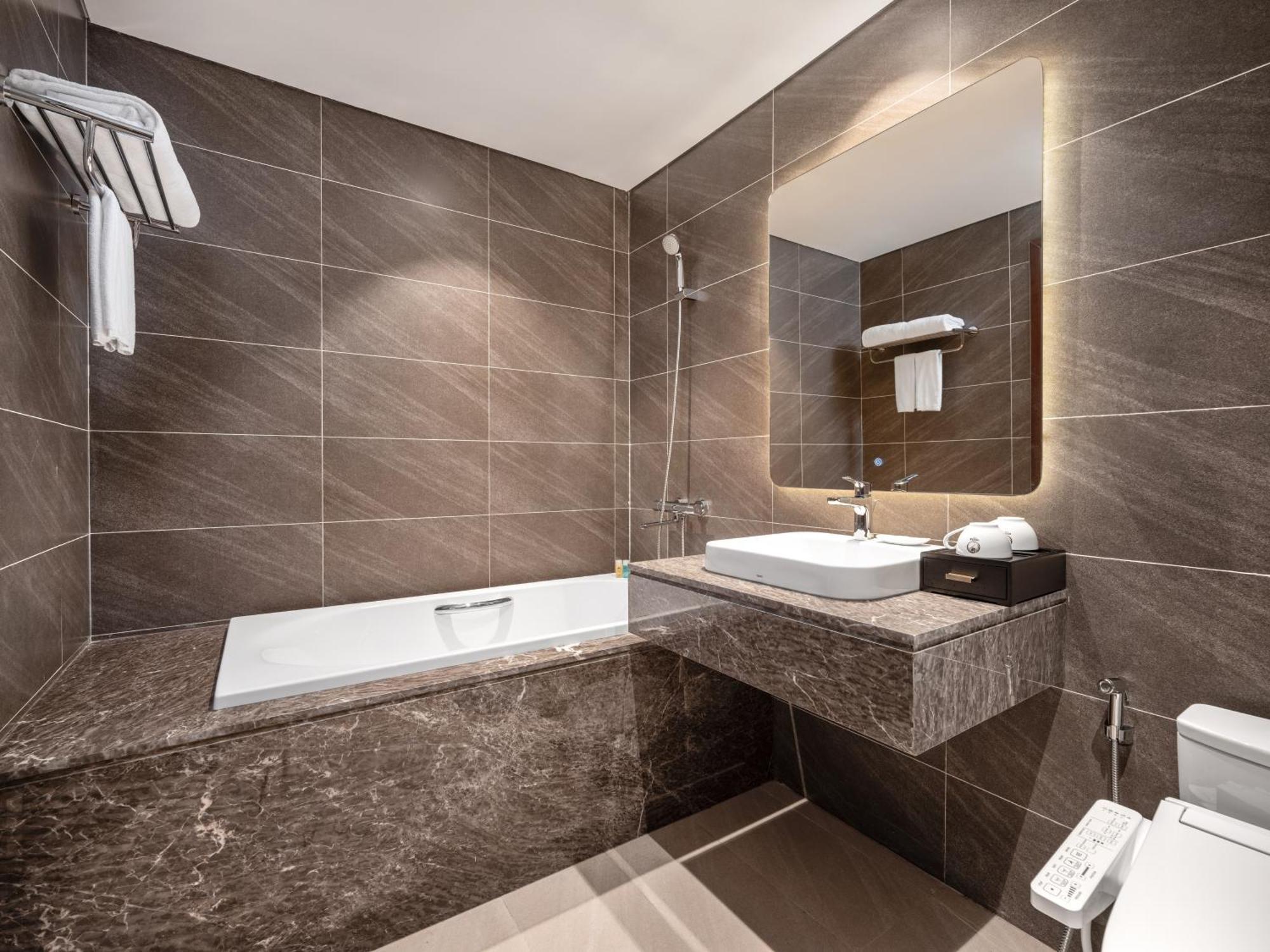 Nesta Hotel & Spa Hanoi Zewnętrze zdjęcie